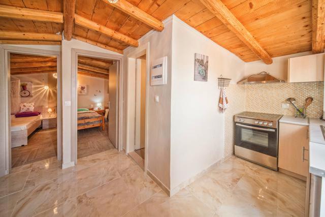 Efi Apartments Ájosz Górdiosz Kültér fotó