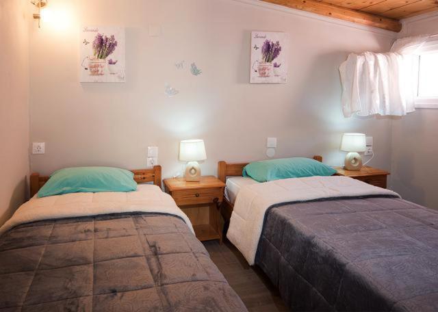 Efi Apartments Ájosz Górdiosz Kültér fotó