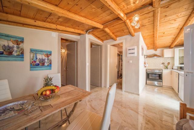 Efi Apartments Ájosz Górdiosz Kültér fotó