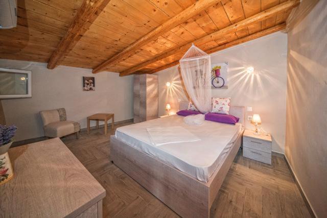 Efi Apartments Ájosz Górdiosz Kültér fotó