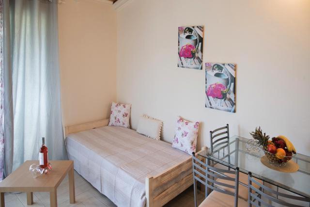 Efi Apartments Ájosz Górdiosz Kültér fotó