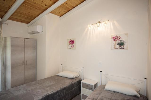 Efi Apartments Ájosz Górdiosz Kültér fotó