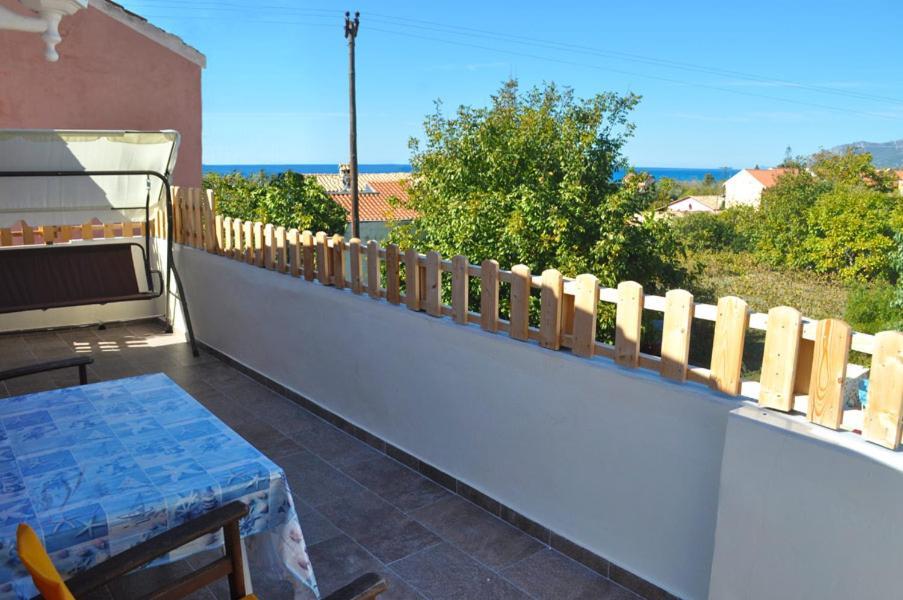 Efi Apartments Ájosz Górdiosz Kültér fotó